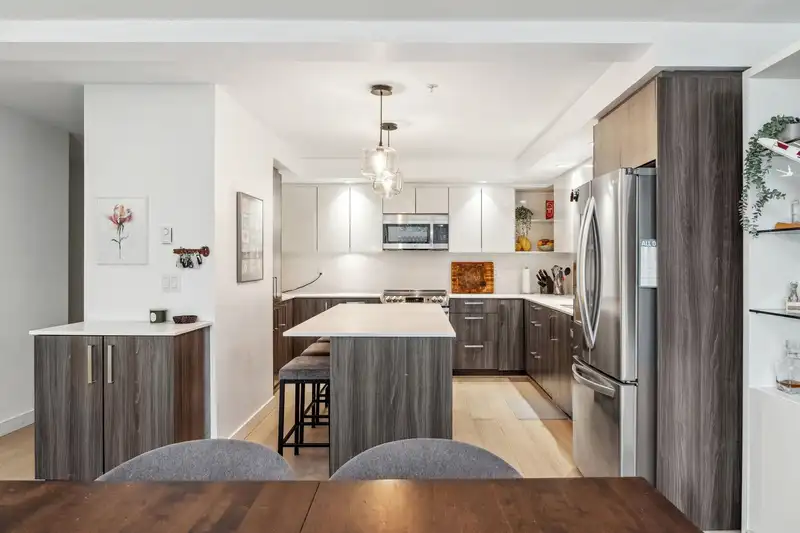 501 160 SHORELINE CIRCLE - photo 2 of 36
