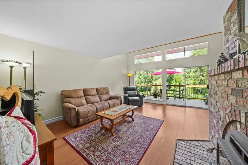 26493 CUNNINGHAM AVENUE - photo 3 of 40