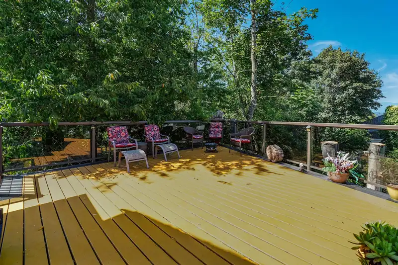 13721 114 AVENUE - photo 3 of 37
