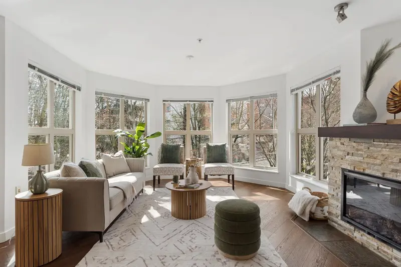 206 1468 ST. ANDREWS AVENUE - photo 2 of 25