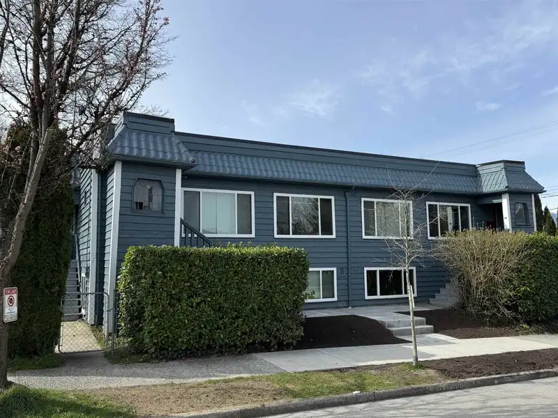 465-485 VICTORIA DRIVE - photo 1 of 29