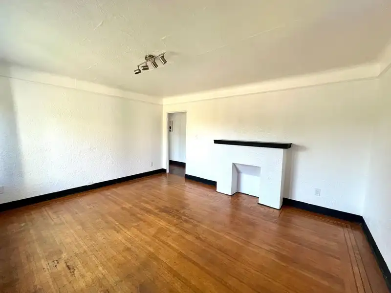 465-485 VICTORIA DRIVE - photo 3 of 29