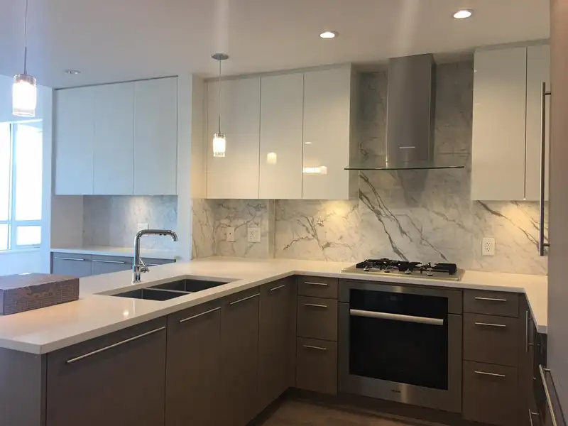 307 655 W 41ST AVENUE - photo 1 of 11