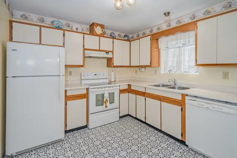 9131 212A PLACE - photo 3 of 31