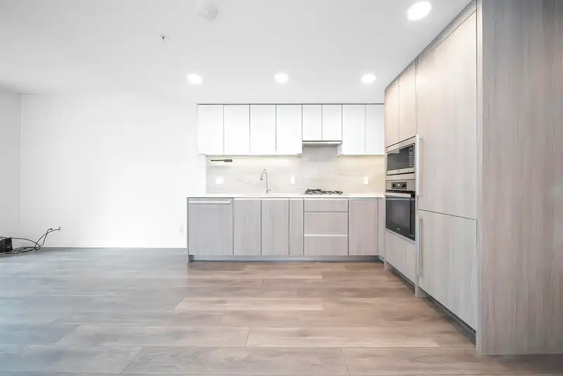 511 6655 BUSWELL STREET - photo 3 of 31