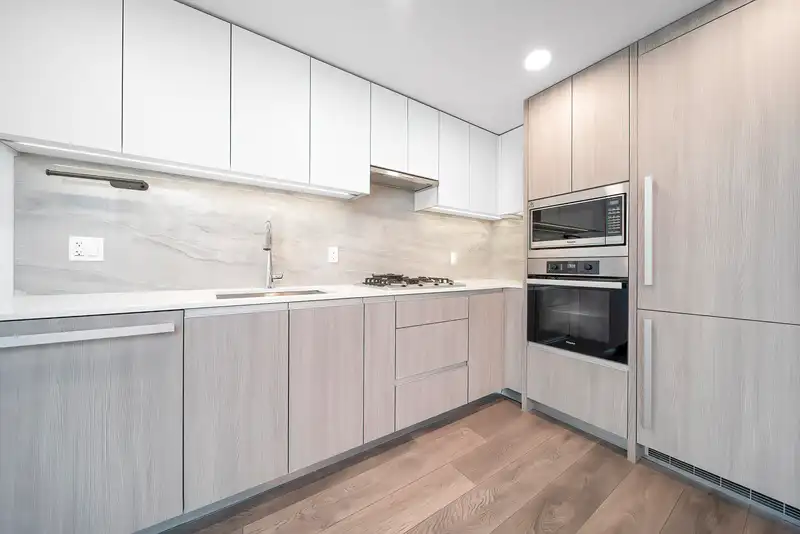 511 6655 BUSWELL STREET - photo 4 of 31