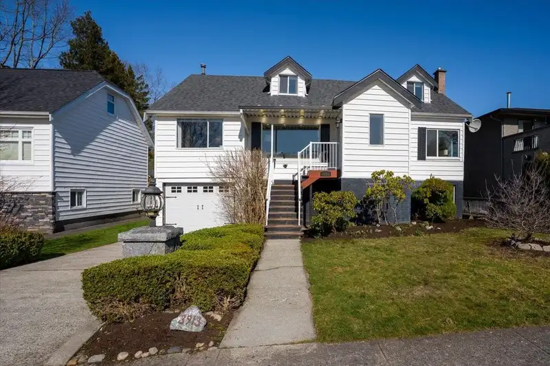3913 DUNDAS STREET - photo 2 of 40
