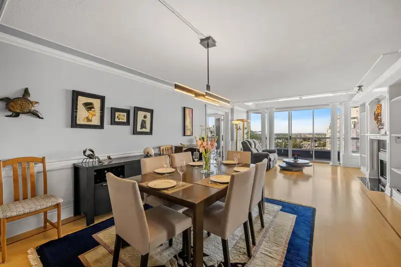 2002 1245 QUAYSIDE DRIVE - photo 1 of 40