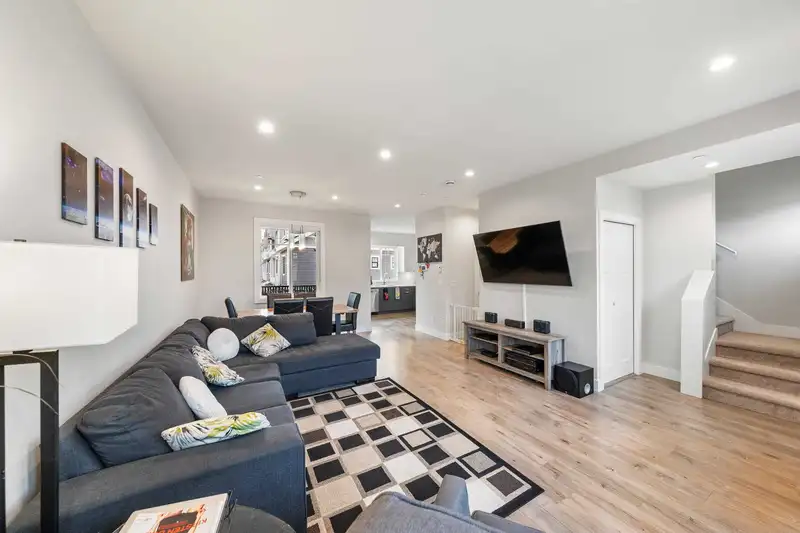 2 189 WOOD STREET - photo 4 of 31