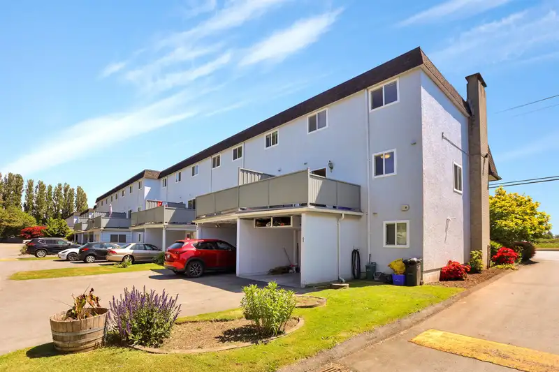 1 8311 STEVESTON HIGHWAY - photo 3 of 23