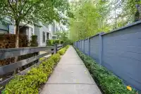 2004 18505 LAURENSEN PLACE - thumbnail 4