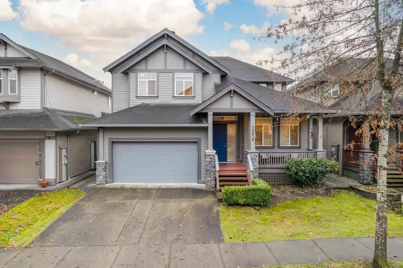 19678 ALOUETTE BOULEVARD - photo 1 of 33
