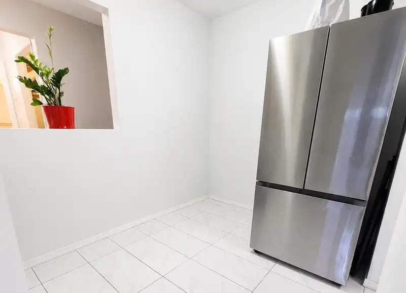 307 9942 151 STREET - photo 2 of 15