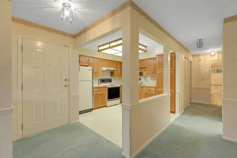 3 33123 GEORGE FERGUSON WAY - photo 3 of 25