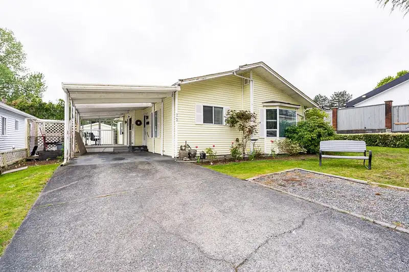 22 8078 KING GEORGE BOULEVARD - photo 1 of 1