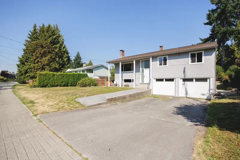 1444 EASTERN DRIVE - photo 2 of 40
