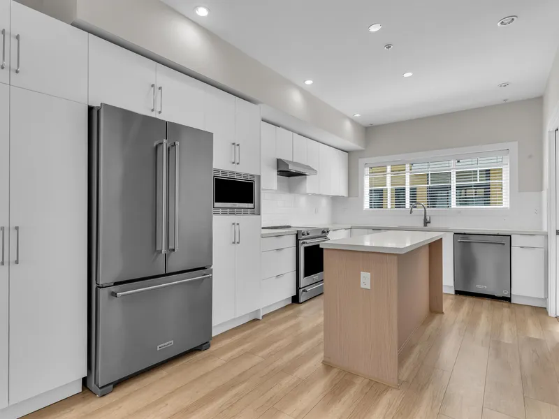 208 80 ELGIN STREET - photo 3 of 25