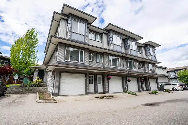 130 18701 66 AVENUE - photo 1 of 29