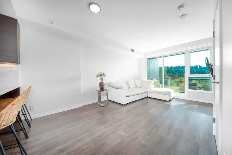 1706 308 MORRISSEY ROAD - photo 4 of 16