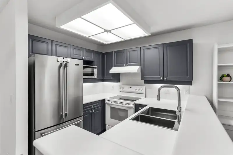 221 22015 48 AVENUE - photo 3 of 33