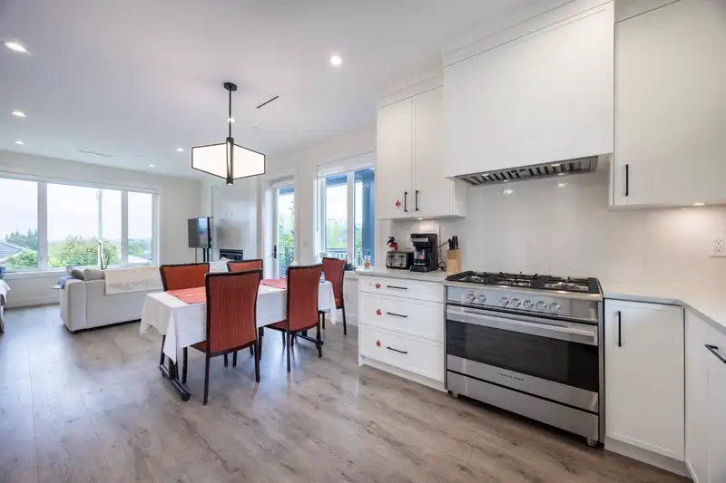 4541 HOY STREET - photo 3 of 26