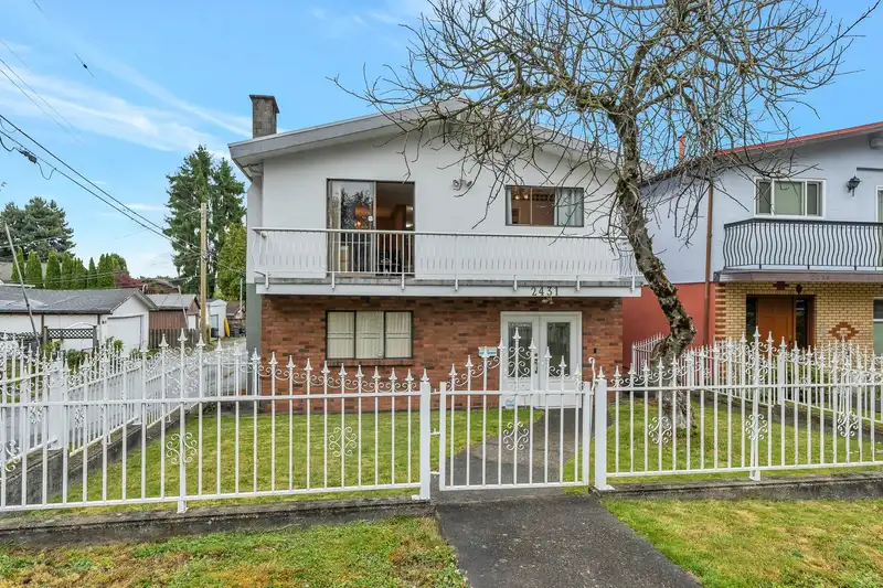 2431 PARKER STREET - photo 1 of 24