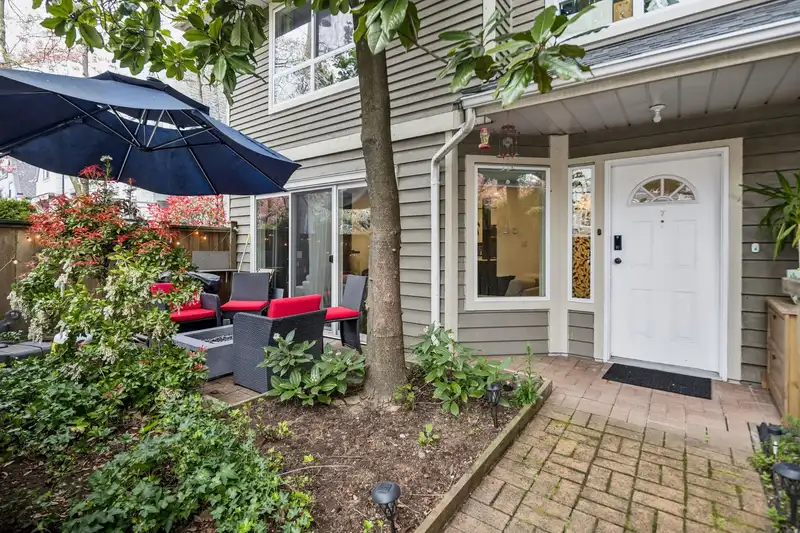 7 848 W 16TH STREET - photo 3 of 29