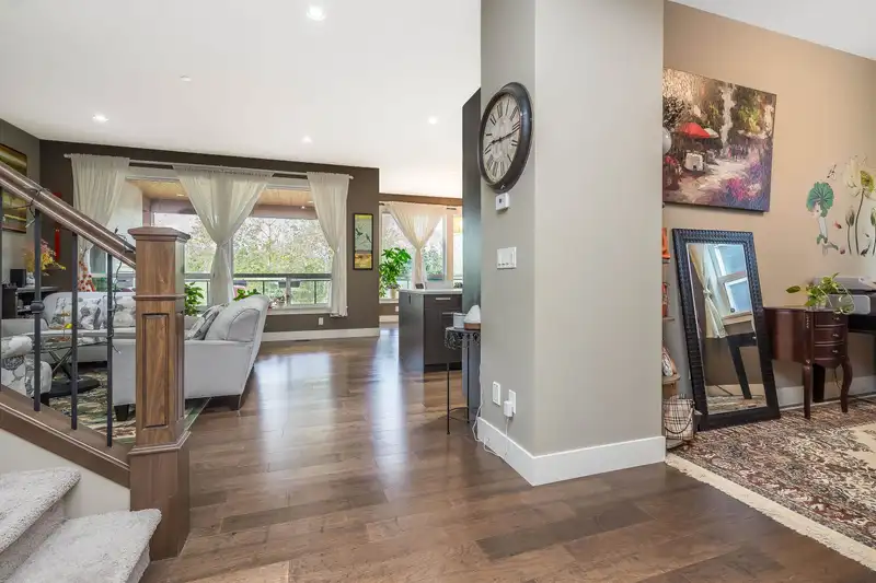 11011 BUCKERFIELD DRIVE - photo 3 of 34
