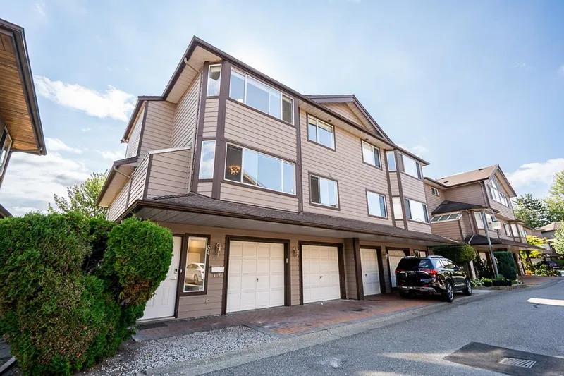 54 5380 SMITH DRIVE - photo 3 of 25