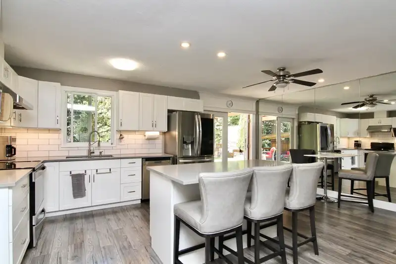 1131 MOUNTAIN HIGHWAY - photo 4 of 40