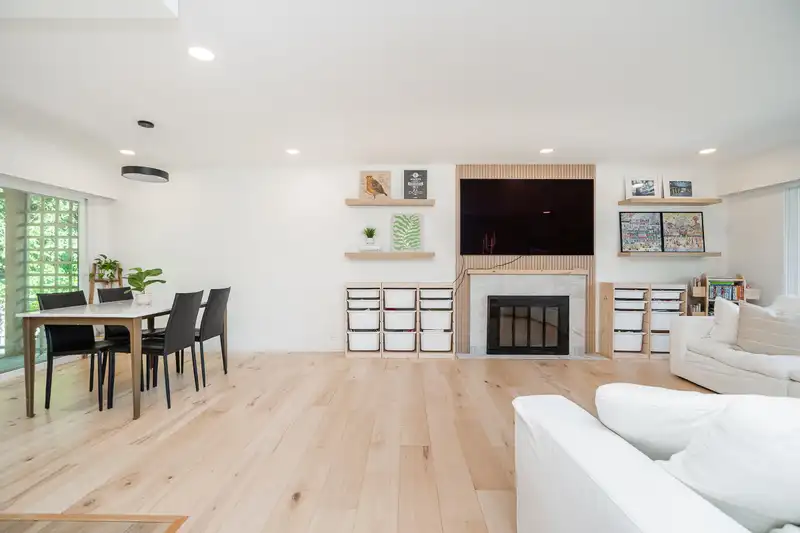137 COLLEGE PARK WAY - photo 4 of 40