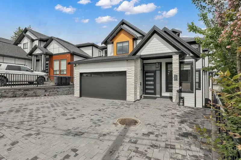 14271 GROSVENOR ROAD - photo 1 of 40