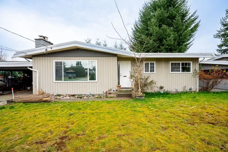 2130 SANDALWOOD CRESCENT - photo 1 of 22