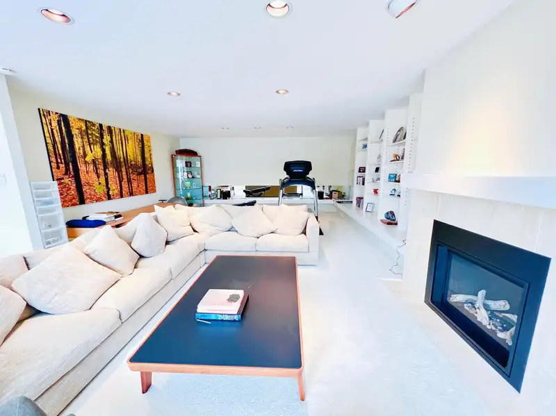 6177 NELSON AVENUE - photo 2 of 24