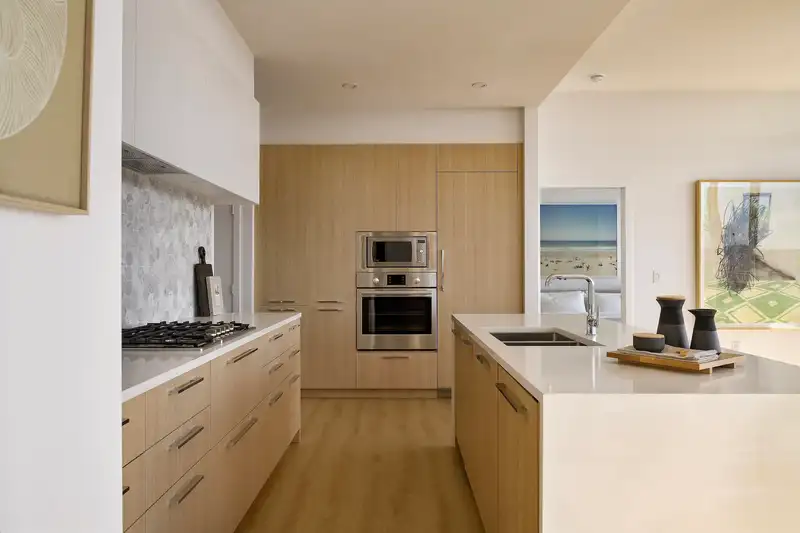 2602 2425 ALPHA AVENUE - photo 2 of 16