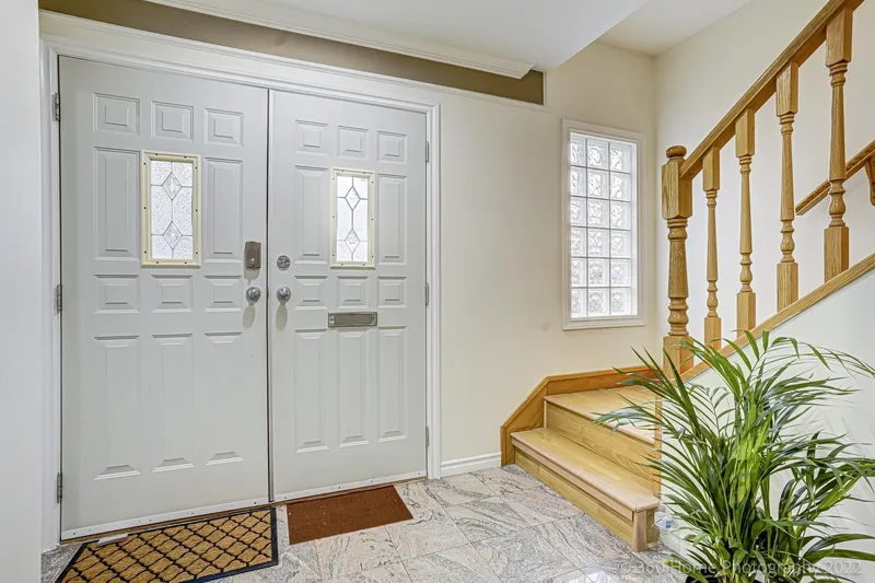 2529 FRANKLIN STREET - photo 2 of 20