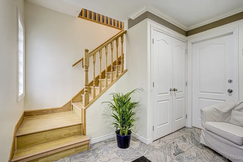 2529 FRANKLIN STREET - photo 3 of 20