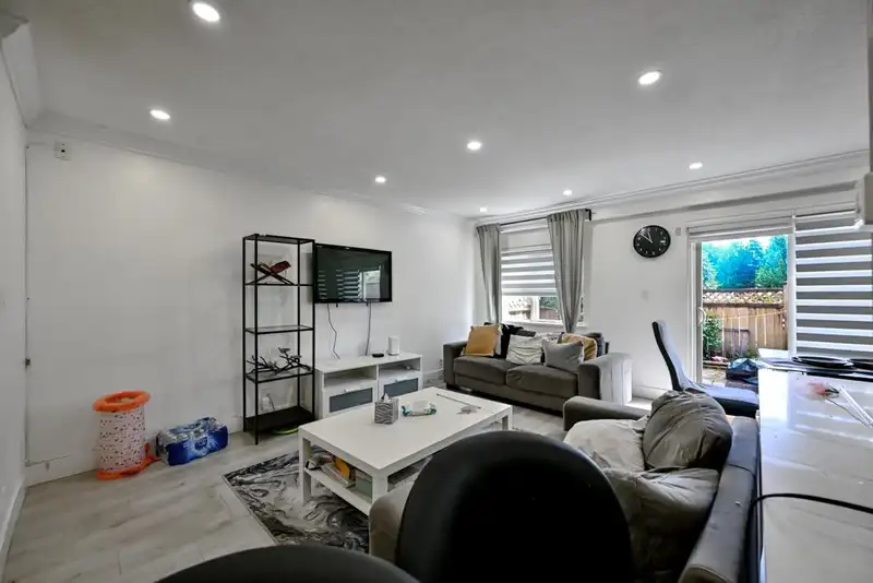 139 15215 105 AVENUE - photo 3 of 21