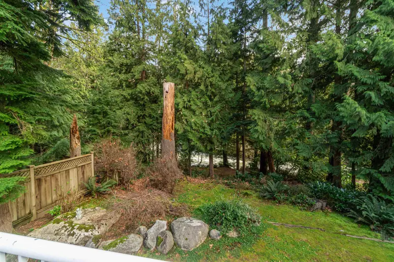 3332 TURNER AVENUE - photo 4 of 25