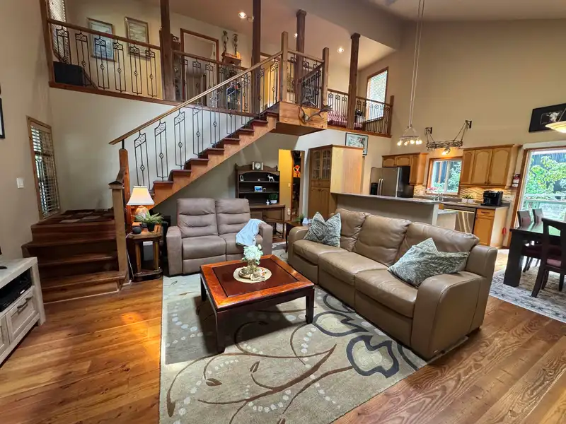 714 CHARTER ROAD - photo 2 of 40