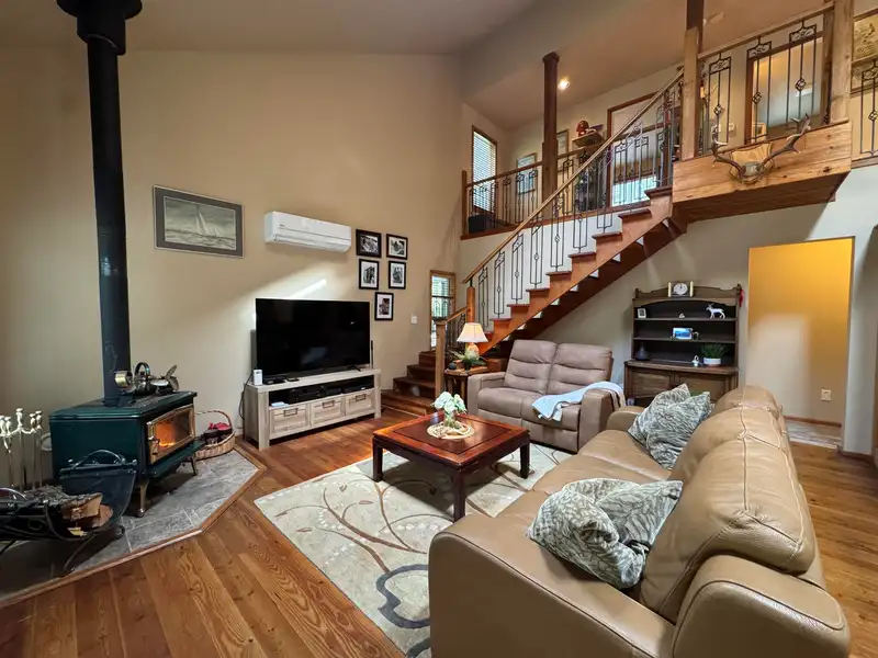 714 CHARTER ROAD - photo 3 of 40
