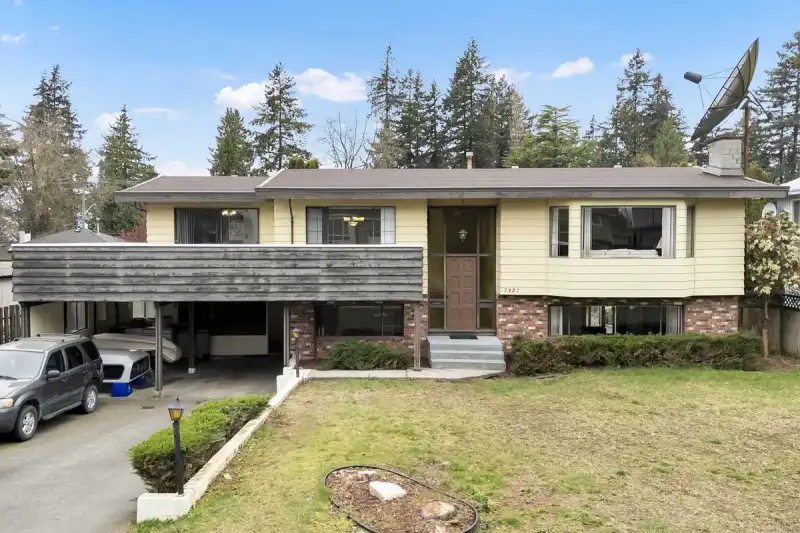 7327 112A STREET - photo 1 of 40