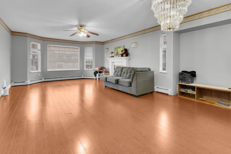 12526 75A AVENUE - photo 3 of 25