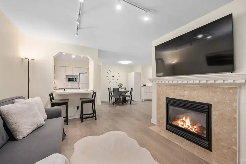 114 3770 MANOR STREET - photo 3 of 28