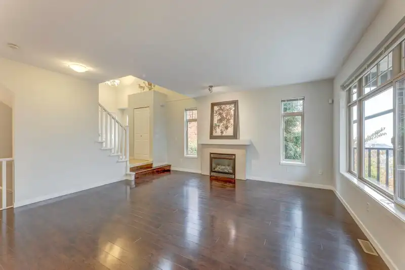 29 55 HAWTHORN DRIVE - photo 4 of 39