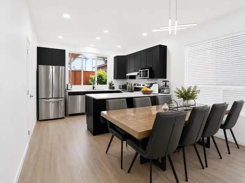 10256 243A STREET - photo 3 of 40