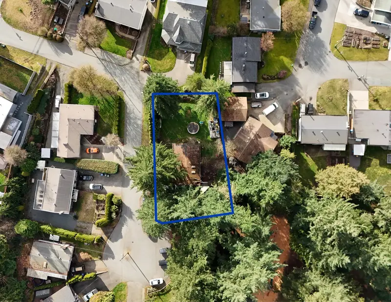 2655 STEWART CRESCENT - photo 2 of 11