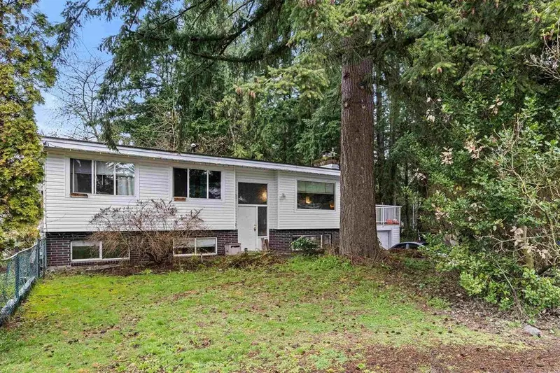 2655 STEWART CRESCENT - photo 4 of 11