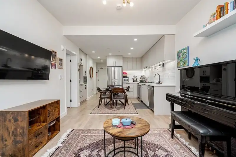 112 3038 ST. GEORGE STREET - photo 2 of 40