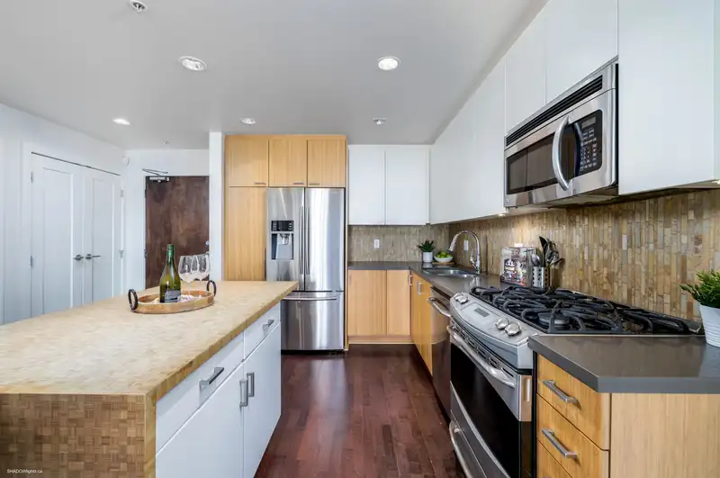 214 15428 31 AVENUE - photo 3 of 24